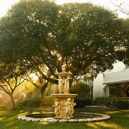 Vineyard Hotel Cape Town Exterior foto