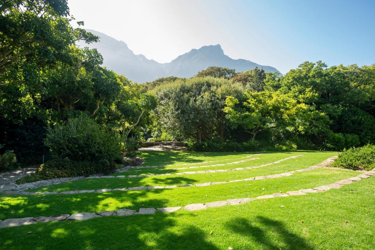 Vineyard Hotel Cape Town Exterior foto