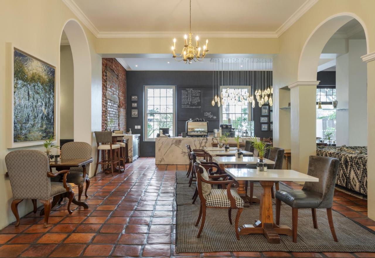 Vineyard Hotel Cape Town Exterior foto