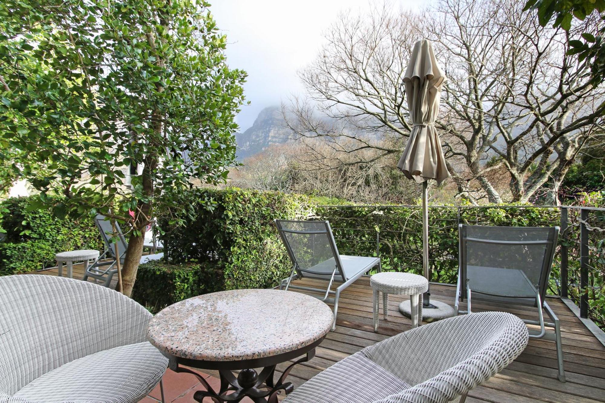 Vineyard Hotel Cape Town Exterior foto