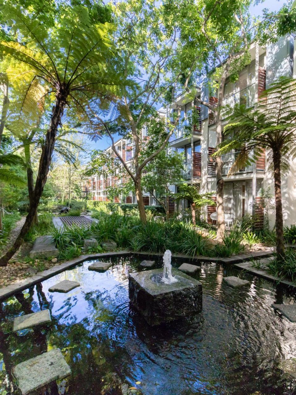 Vineyard Hotel Cape Town Exterior foto